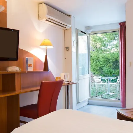 Hotell Comfort Grenoble 3*