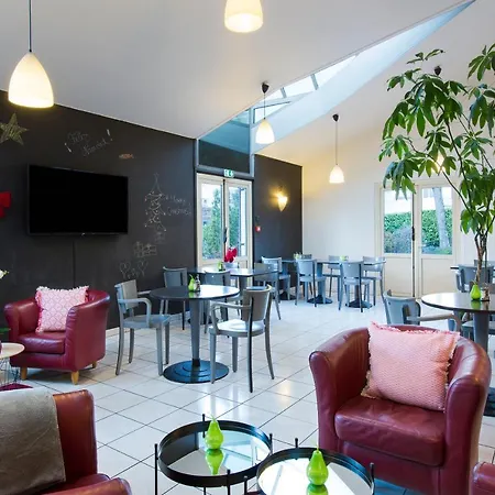 Comfort Grenoble Hotell 3*