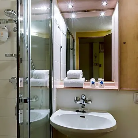 Comfort Grenoble Szálloda 3*