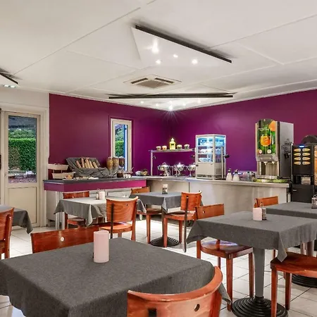 Hotell Comfort Grenoble 3*