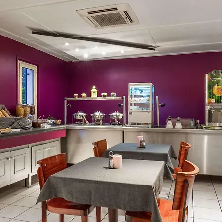 Comfort Grenoble Hotell 3*